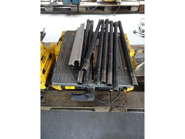 Combi-verstekzaag dewalt - afbeelding 1 van  5