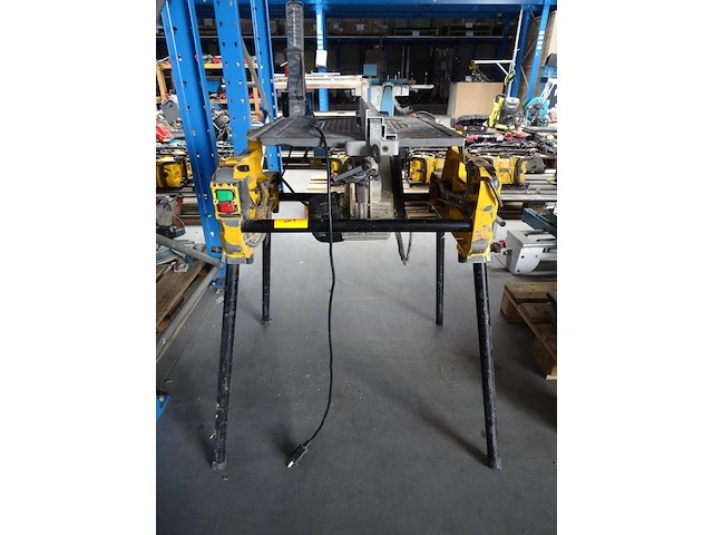 Combi-verstekzaag dewalt - afbeelding 1 van  5