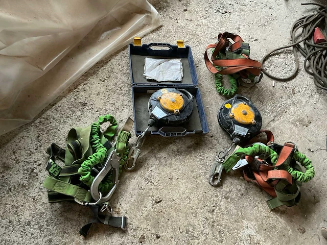 Combinatielot valbeveiliging met veiligheidsharnassen en valstopapparaten - afbeelding 5 van  5