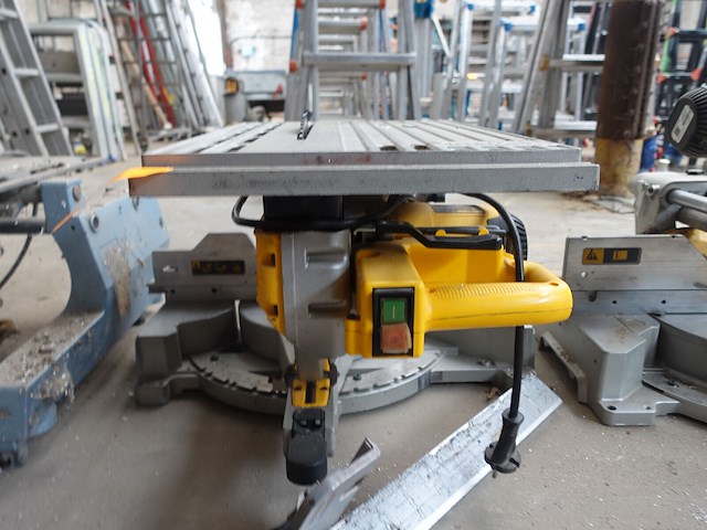 Combinatiezaag dewalt - afbeelding 1 van  4