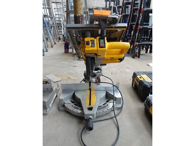 Combinatiezaag dewalt - afbeelding 1 van  3
