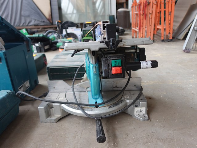Combinatiezaag makita - afbeelding 1 van  3