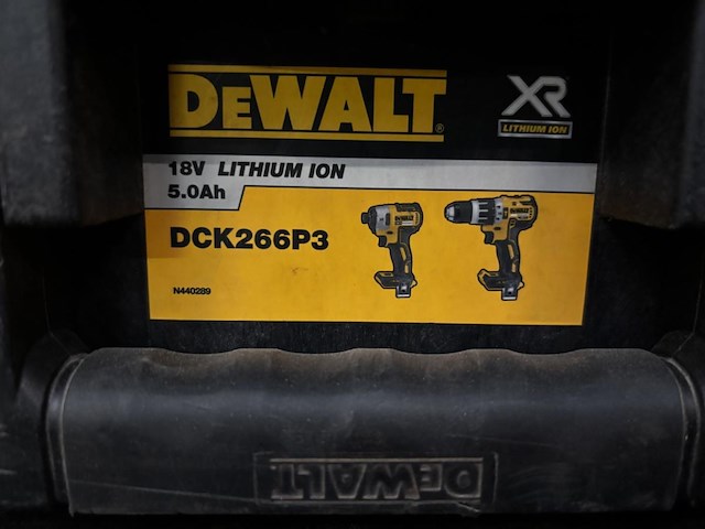 Combiset accu slagschroevendraaier en schroefmachine dewalt - afbeelding 2 van  10