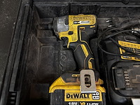Combiset accu slagschroevendraaier en schroefmachine dewalt - afbeelding 4 van  10
