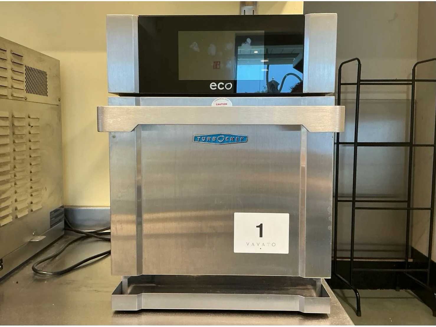 Combisteamer, hogesnelheidsovens en keukenmateriaal wegens faillissement