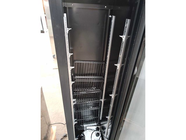 Combisteel - 2025 - koelvitrine - afbeelding 2 van  4