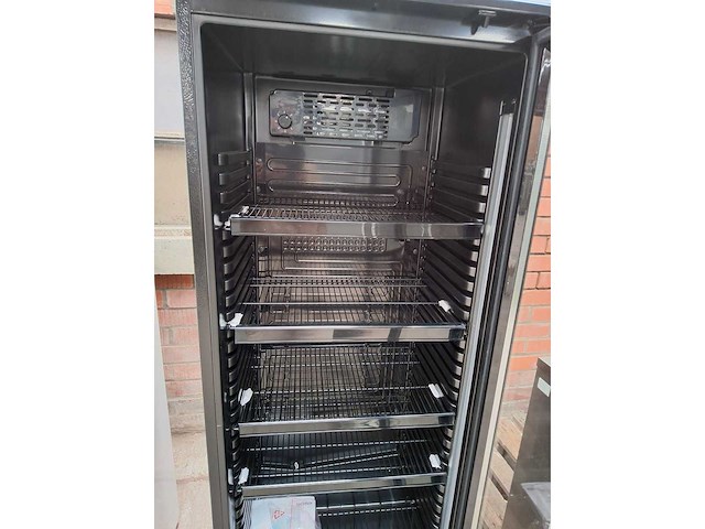 Combisteel - 2025 - koelvitrine - afbeelding 2 van  4