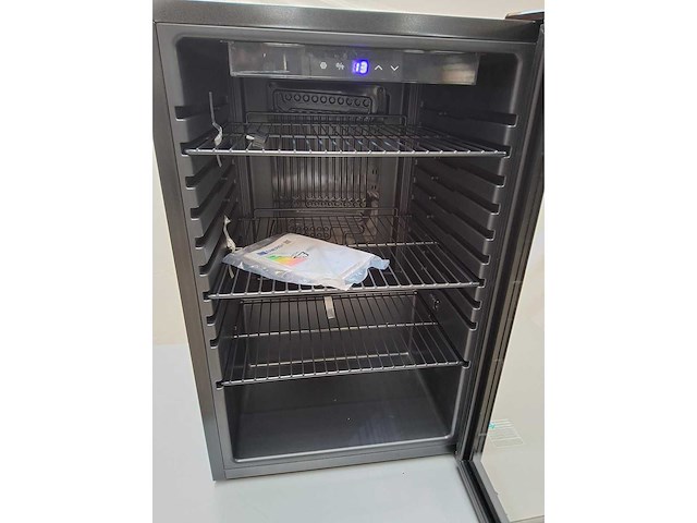 Combisteel - 2025 - koelvitrine - afbeelding 1 van  2