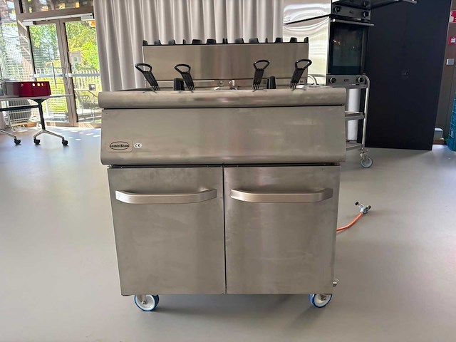 Combisteel dubbele gasfriteuse friteuse op gas - afbeelding 1 van  11