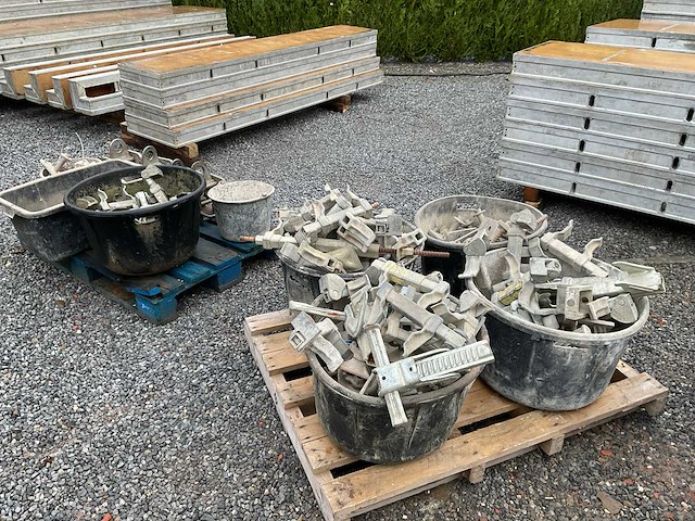 Cometal bekistingsmateriaal - afbeelding 12 van  17