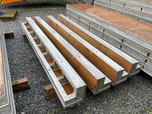Cometal bekistingsmateriaal - afbeelding 16 van  17