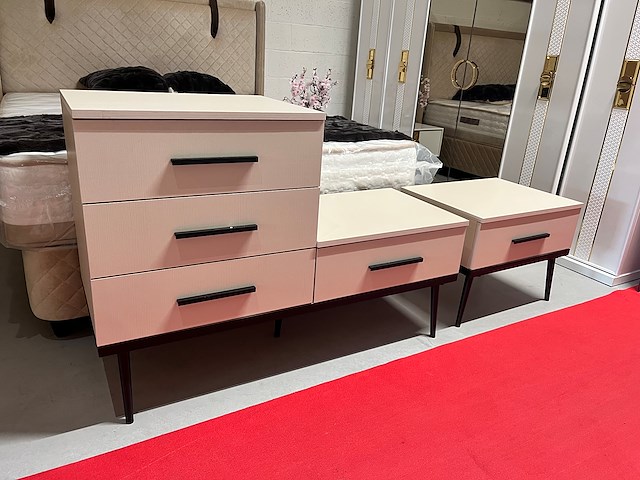 Commode + nachtkastje | roze/crème retro stijl - afbeelding 2 van  4