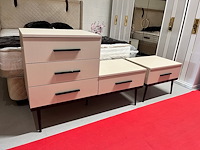 Commode + nachtkastje | roze/crème retro stijl - afbeelding 2 van  4