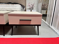 Commode + nachtkastje | roze/crème retro stijl - afbeelding 3 van  4