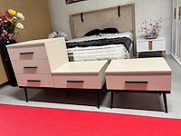 Commode + nachtkastje | roze/crème retro stijl - afbeelding 4 van  4