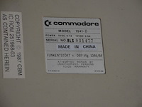 Commodore 64 sfx, commodore cassettespeler, commodore 1541-ii floppy disk drive, 2 controllers, spel pitfall voor commodore, 4 lege doosjes - afbeelding 7 van  8