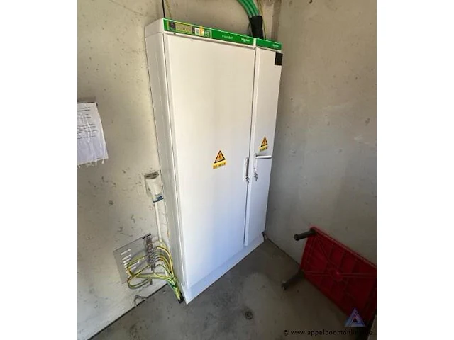 Compacte hoogspanningscabine met kyte powertech transformator (bouwjaar 2021, serienummer 1112105200) en schneider electric schakelinstallatie. voorzien van externe aansluitingen. - afbeelding 8 van  10