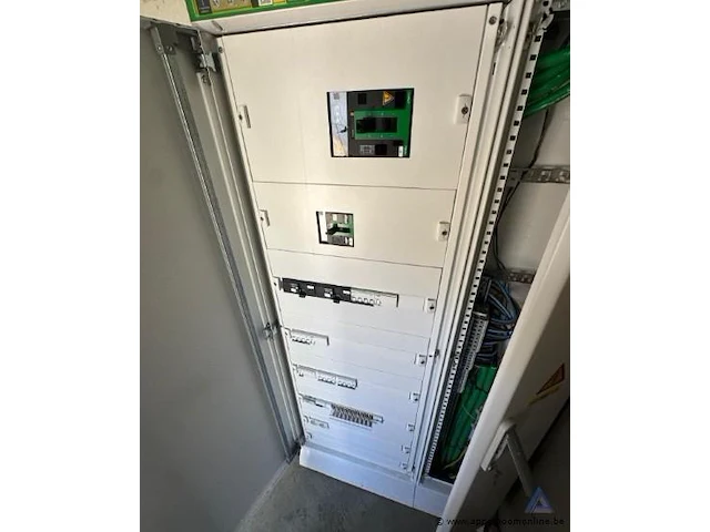 Compacte hoogspanningscabine met kyte powertech transformator (bouwjaar 2021, serienummer 1112105200) en schneider electric schakelinstallatie. voorzien van externe aansluitingen. - afbeelding 9 van  10