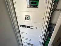 Compacte hoogspanningscabine met kyte powertech transformator (bouwjaar 2021, serienummer 1112105200) en schneider electric schakelinstallatie. voorzien van externe aansluitingen. - afbeelding 9 van  10