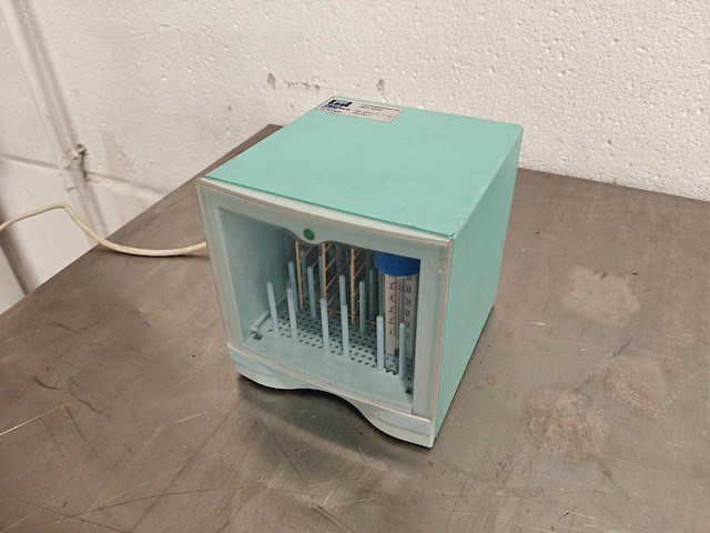 Compacte laboratorium incubator - afbeelding 1 van  6