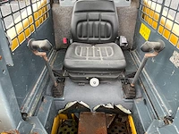 Compacte schranklader (skid steer) gehl 5240 - afbeelding 4 van  39