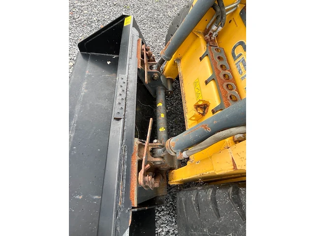 Compacte schranklader (skid steer) gehl 5240 - afbeelding 6 van  39