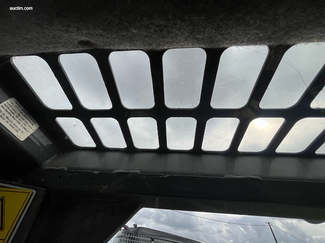 Compacte schranklader (skid steer) gehl 5240 - afbeelding 9 van  39