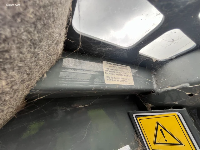 Compacte schranklader (skid steer) gehl 5240 - afbeelding 10 van  39