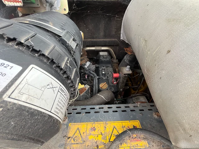 Compacte schranklader (skid steer) gehl 5240 - afbeelding 17 van  39