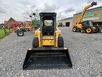 Compacte schranklader (skid steer) gehl 5240 - afbeelding 12 van  39