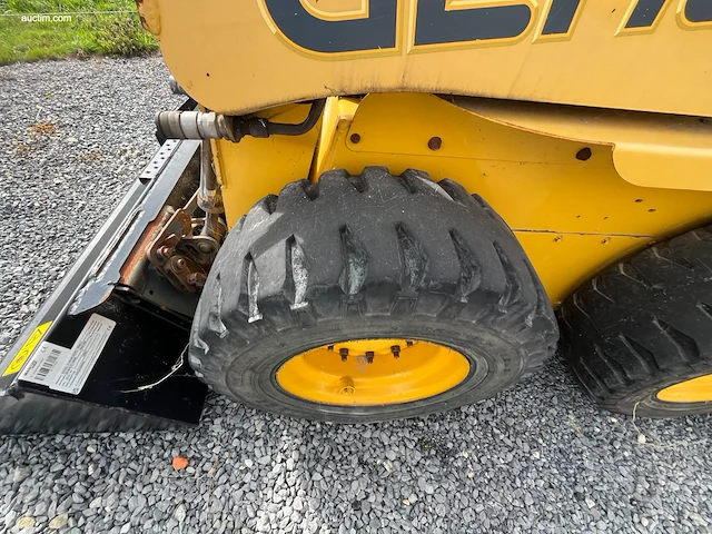 Compacte schranklader (skid steer) gehl 5240 - afbeelding 27 van  39