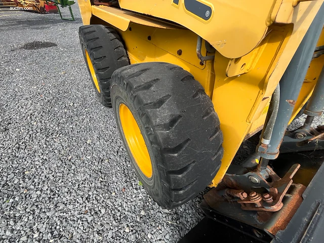 Compacte schranklader (skid steer) gehl 5240 - afbeelding 29 van  39