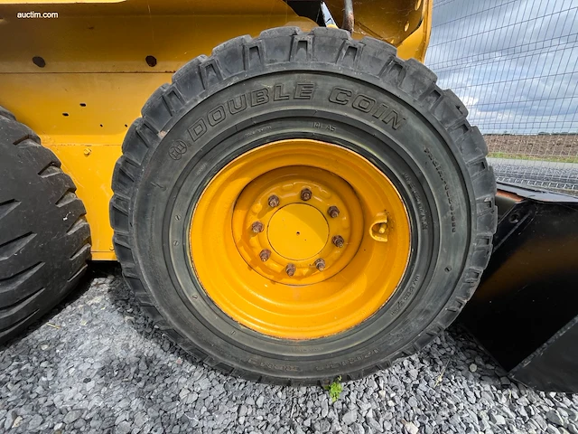 Compacte schranklader (skid steer) gehl 5240 - afbeelding 30 van  39