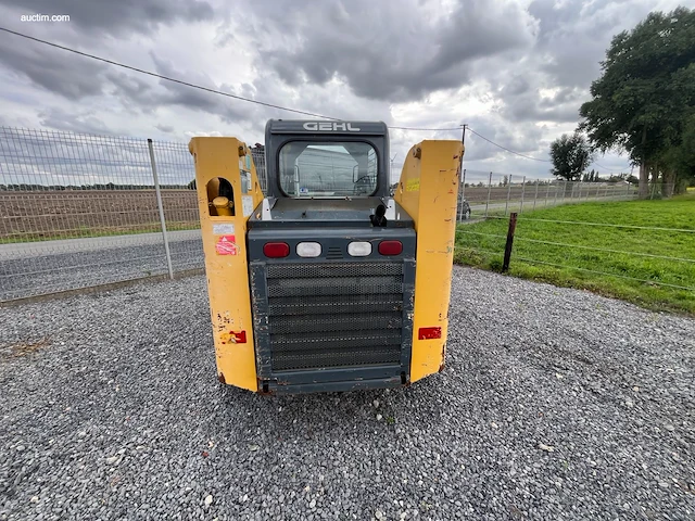 Compacte schranklader (skid steer) gehl 5240 - afbeelding 23 van  39
