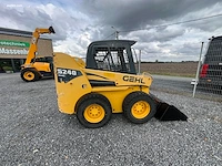 Compacte schranklader (skid steer) gehl 5240 - afbeelding 35 van  39