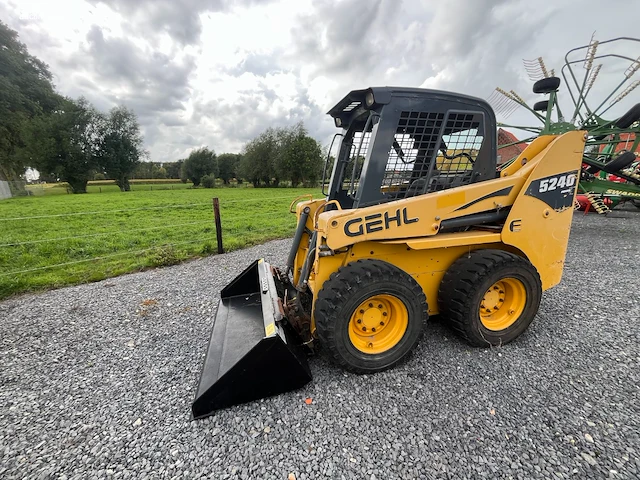 Compacte schranklader (skid steer) gehl 5240 - afbeelding 38 van  39