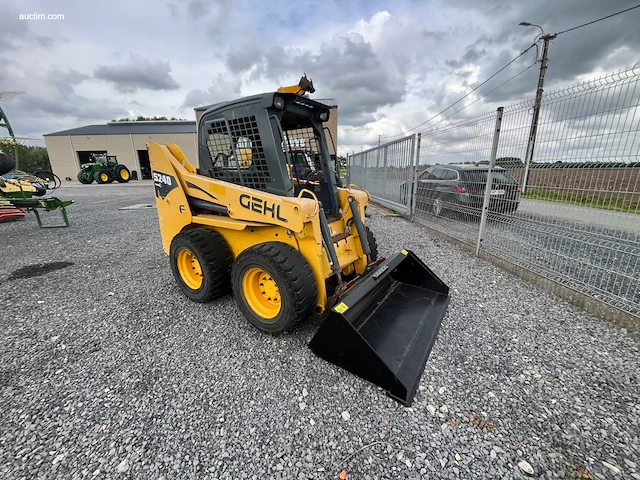 Compacte schranklader (skid steer) gehl 5240 - afbeelding 39 van  39