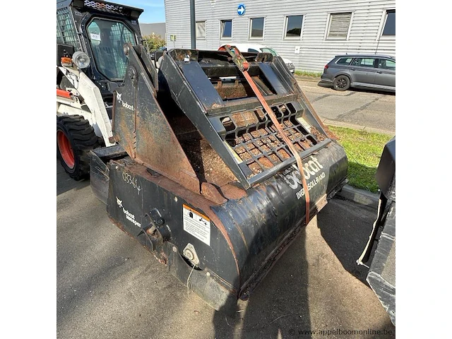 Compactlader met bak, veegmachine en vorken, bobcat 773, bouwjaar 1999, serienummer 509617404, 33 kw, 2.700 kg, wielaandrijving - afbeelding 7 van  8