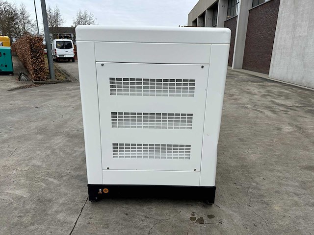 Compal power - 2025 - vg-r100 - stroomgenerator - afbeelding 15 van  17