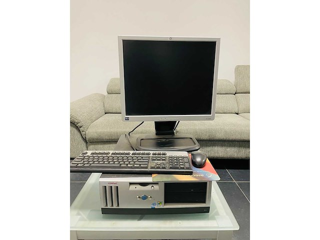 Compaq - desktop - desktop - afbeelding 1 van  3