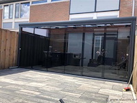 Compleet glazen schuifdeursysteem 3 deurs, veiligheidsglas 10 mm, 2640 mm breed, 3 stuks deuren 900 mm 2400 mm hoog, mat zwart ral 9005 - afbeelding 13 van  14