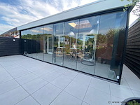Compleet glazen schuifdeursysteem 3 deurs, veiligheidsglas 10 mm, 2640 mm breed, 3 stuks deuren 900 mm 2000 mm hoog, mat zwart ral 9005 - afbeelding 1 van  13