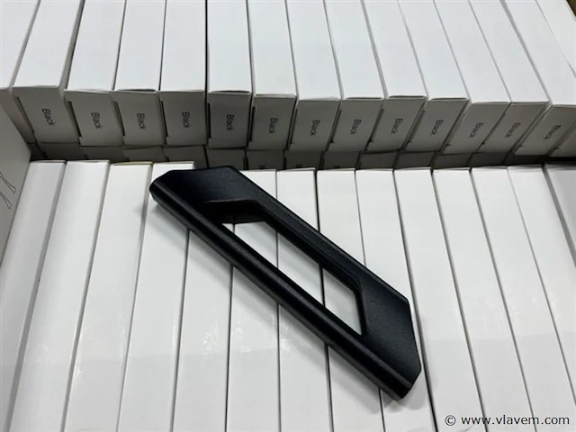 Compleet glazen schuifdeursysteem 3 deurs, veiligheidsglas 10 mm, 2820 mm breed, 3 stuks deuren 960 mm 2300 mm hoog, mat zwart ral 9005 - afbeelding 10 van  13