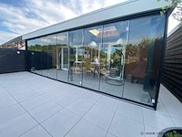 Compleet glazen schuifdeursysteem 7 deurs, veiligheidsglas 10 mm, 5660 mm breed, 7 stuks deuren 820 mm 2450 mm hoog, antraciet ral 7016
