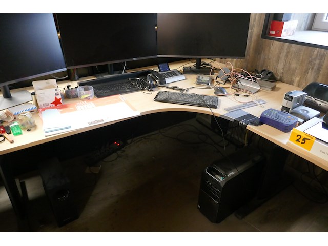 Compleet ingerichte bureau - afbeelding 4 van  7