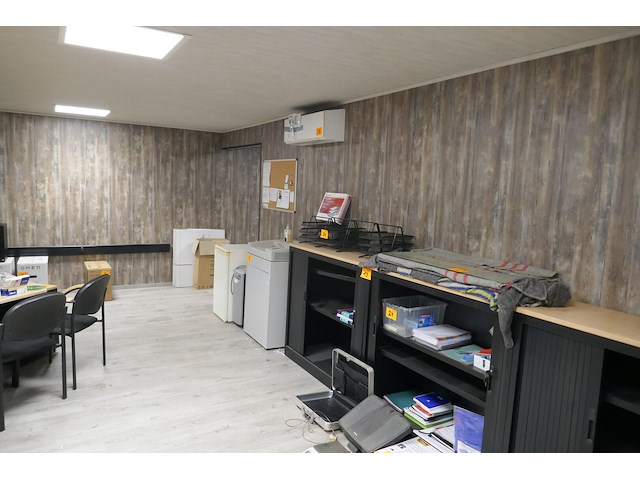 Compleet ingerichte bureel met verschillende ruimtes mét ventilatie-verwarming - afbeelding 4 van  15