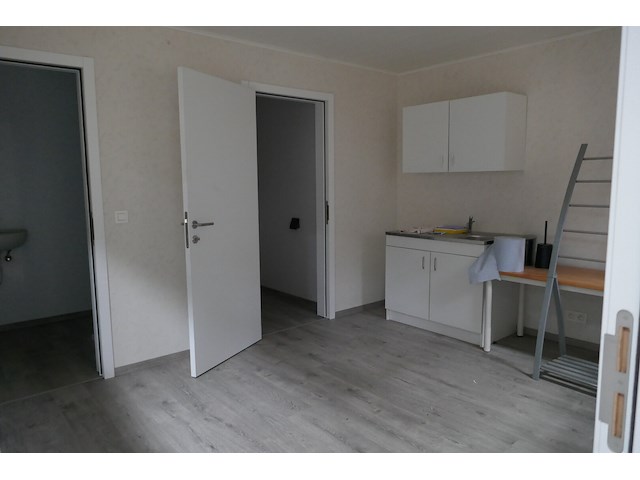 Compleet ingerichte bureel met verschillende ruimtes mét ventilatie-verwarming - afbeelding 10 van  15