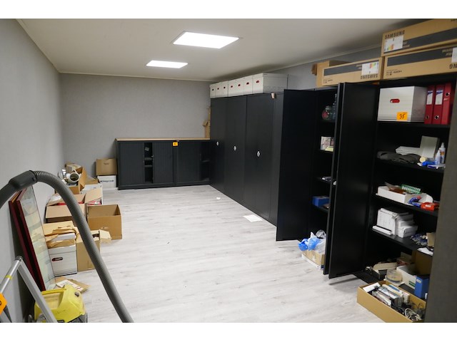 Compleet ingerichte bureel met verschillende ruimtes mét ventilatie-verwarming - afbeelding 12 van  15