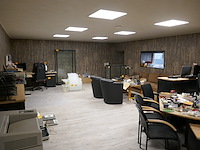 Compleet ingerichte bureel met verschillende ruimtes mét ventilatie-verwarming - afbeelding 15 van  15