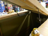 Compleet ingerichte houten toonbank - afbeelding 7 van  9